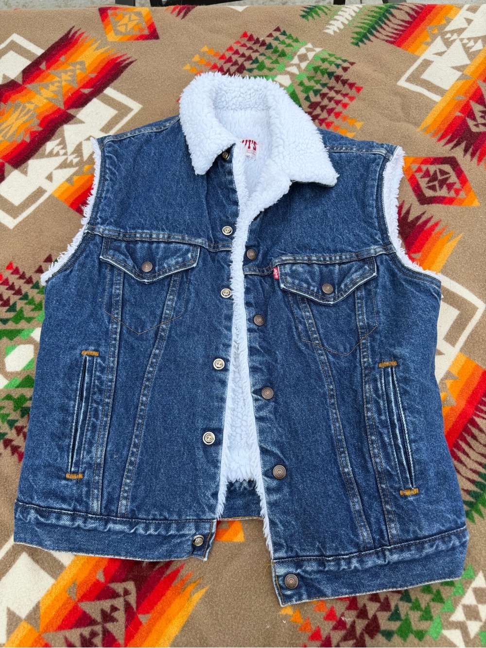 Vintage Levi's Dark Blue Denim Sherpa-Lined Vest with White Sherpa Collar